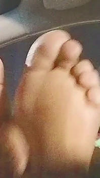 Uctívání nohou v autě s tvou oblíbenou bbw ncfootgoddess