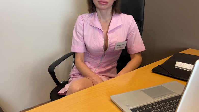 Mistress Mary: Bombeie seu pau pequeno para a Dra. Mary