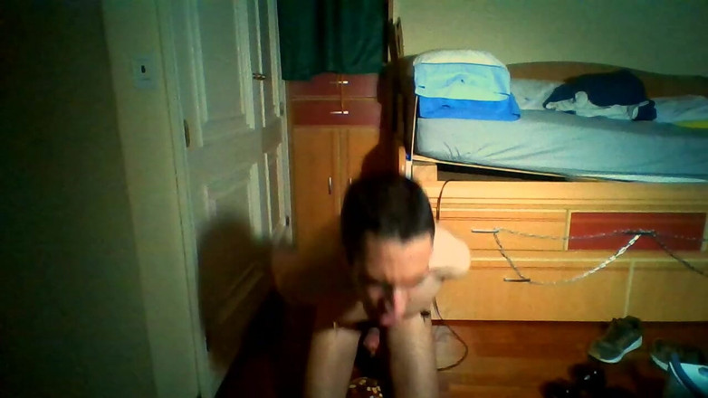 Slave Sparrow: Webcam-BDSM-session mit Binder-clips