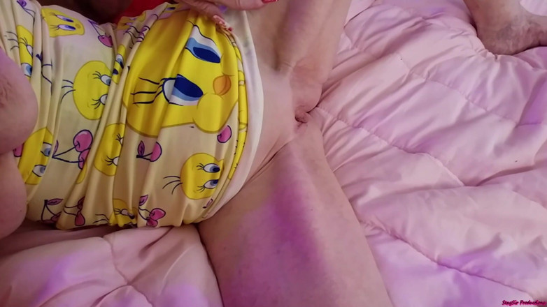 Sexy Sandra N Sir Christopher: Muie cu jucărie în distracție facială cu pizdă