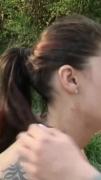 Merry & Nina Outdoor Lesbian Kesenangan Dan Blowjob