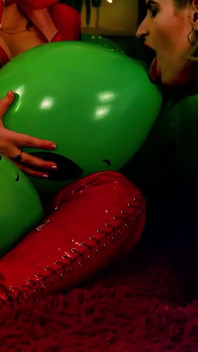 Pussy Fuck and Balloon Fetish, Foodsplosh. Kinky MILFs Have Pervert Sex!