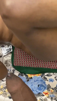 初めて義理の妹とセックスしました。義姉のチュット・カ・パニが尽きてしまった。フルヒンディー語オーディオビデオ