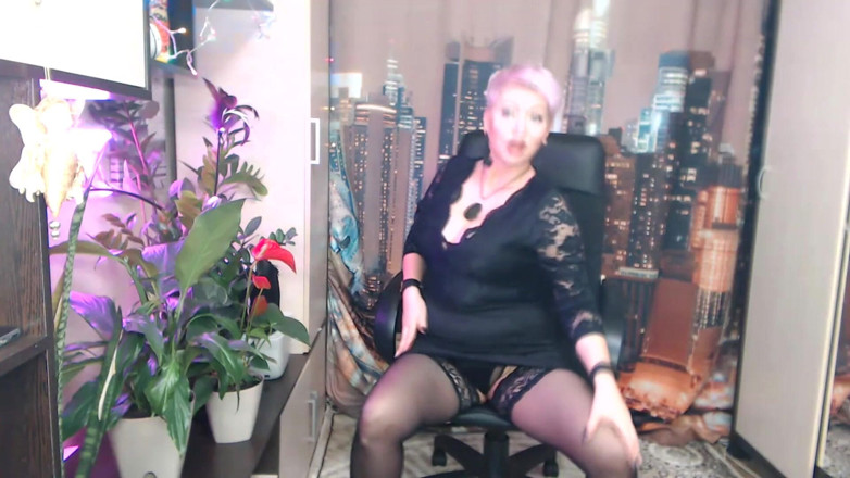 AimeeParadise: สาวMILF AimeeParadise คือราชินีของเมียเย็ดเก่ง!