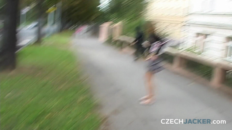 Czech Jacker: 체코 재커 8 : 스커트 다운, 후장 아웃 - 그녀는 매 초마다 계획