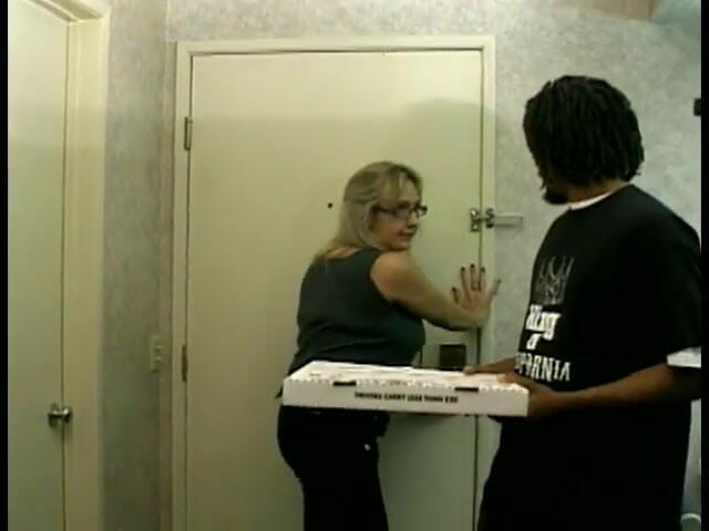 First Black Sexperience: Black guy working as pizza delivery provides feel bored aged...