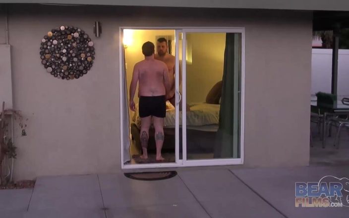 Bear Films: Bearfilms ben chatham fickt anal rex blue nach dem arschlecken
