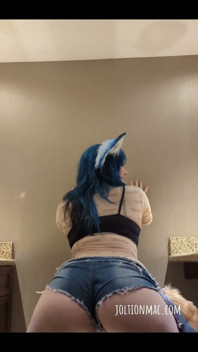 I love how the hotel lighting hits my pussy 