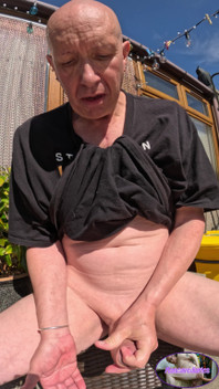 Just a Moment on a Hot Summers Day and Enjoy Your Cumlicous Cum