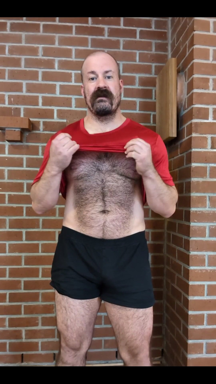 The Gay Quadzilla: Striptease după antrenament