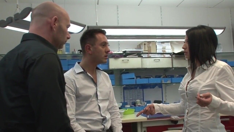 Club Anissa Kate: The prosthetist sexually punishes her two employees