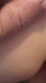 Šukáš mě zezadu a moje velká prsa se houpá