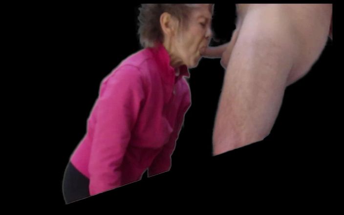 Cock Sucking Granny: Lost Video - avó obediente chupando pau editada