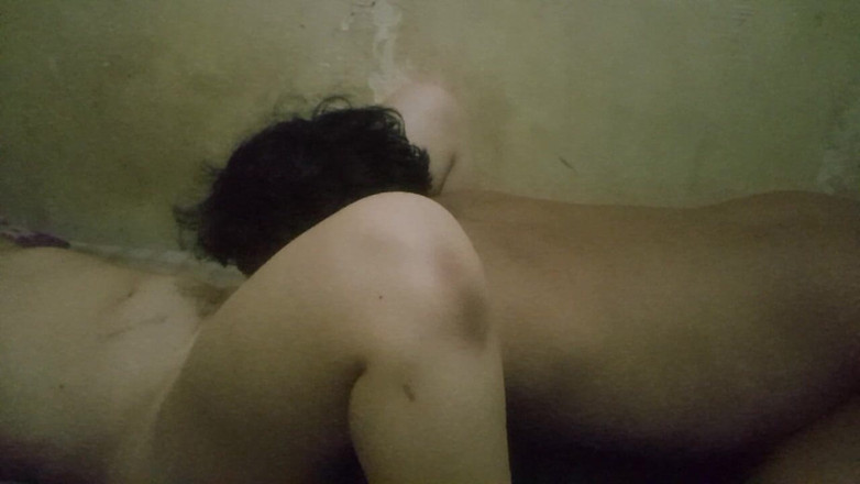 Angelina Pop: Leccare la figa di fidanzato fino a quando non squirta