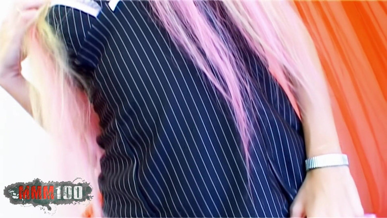 MMM100: Lesly: la giovane bionda lesly kiss spagnola si spoglia sul...