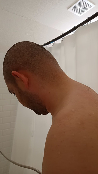 Brandon Lee: Douche, thuốc xổ, rửa sạch, sa và đi tiêu