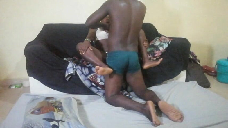 Pornsexlive: Hon blir knullad av en jobbrekryterare under ett privat samlag