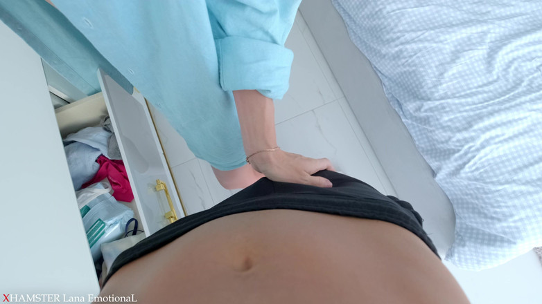 LanA EmotionaL: Adik tiriku yang hot menggodaku dan minta aku crot di...