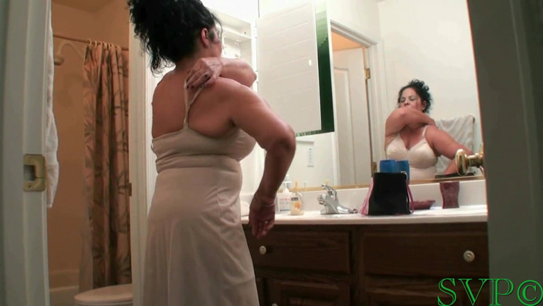 Nasty grannies: La abuela me pilla viéndola ponerla en un show