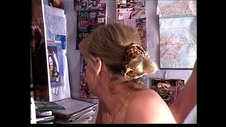 My porn family: Hemlig hård sex för en otäck blond MILF