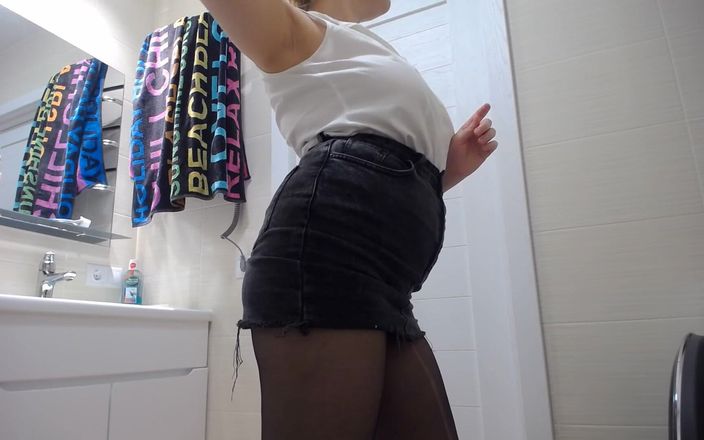 JuiceLussie: Teen Girl Does Striptease in Her Uniform
