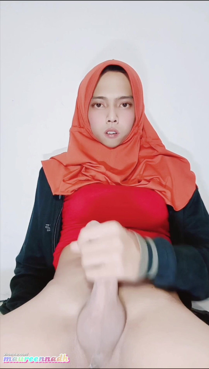 MaureenNadh: Hijab Aziatische valstrik mietje shemale
