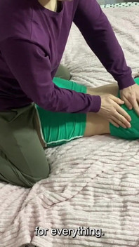 Selbstgedrehte massage für stiefschwester endet mit grobem fick. Unerwarteter amateur-sex p1
