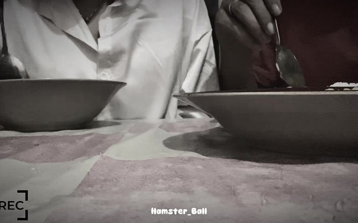 Hamster_Ball: Ngocok kontol pacar tinder di restoran mie di luar ruangan!!