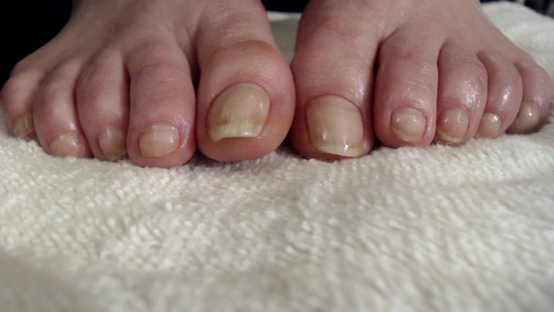 Abby Anna: Long natural toenails oiled feet