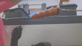 穿着粉色乳胶丝袜的贞贞男人喜欢机器和