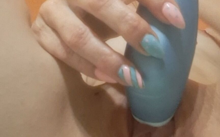 MollyVIP: Clit Pulse Orgasm