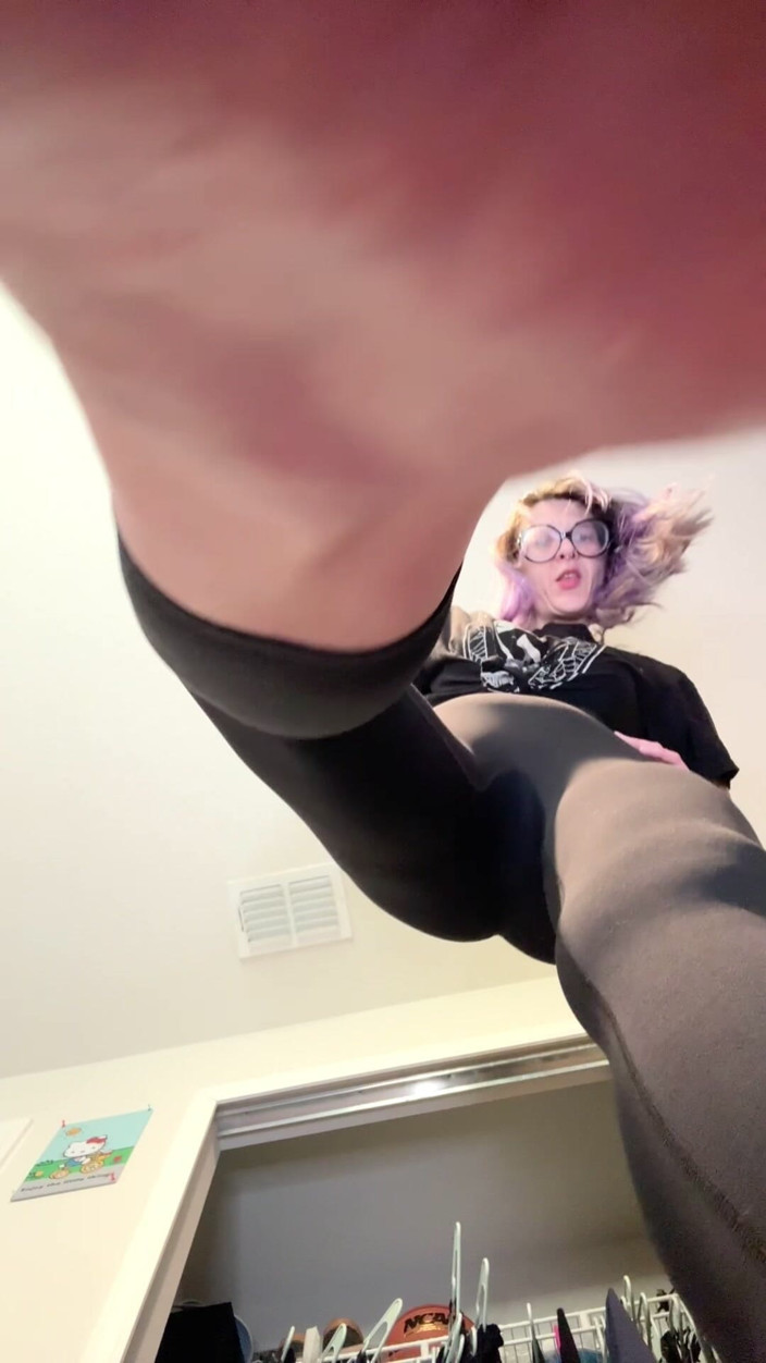 Peppermint Giantess: 67 gemene reuzin degradeert en vernedert je