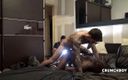 RAW PORN SPY CAM: Zenci sürtük ile sahne arkası Kevin David tarafından korunmasız sikiliyor