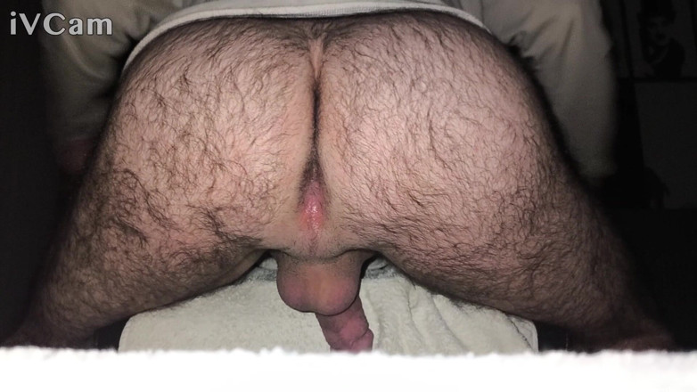 Cummyboy90: Minha bunda peluda e apertada está pronta para ser fodida.