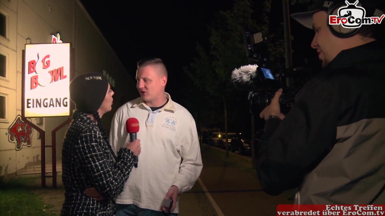EroCom: Spontaneously towed a man on the street for car sex...