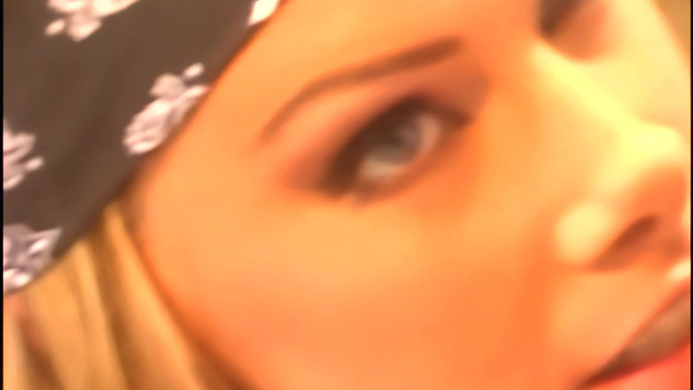 Lesbian Tales: Brittney a Nicole dělají vzájemné lízání kundičky V tomto lesbickém...