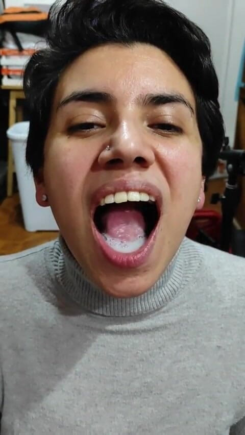 TheArtOfCum: ¡Rapidito! Cum bocado, jugando y tragando!