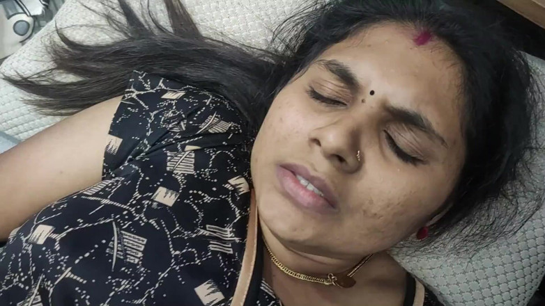Vaigavarun45: Kongkek ibu tiri semasa isteri saya tiada di rumah, ibu...