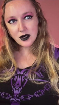 Gotická dívčí satanská dohoda