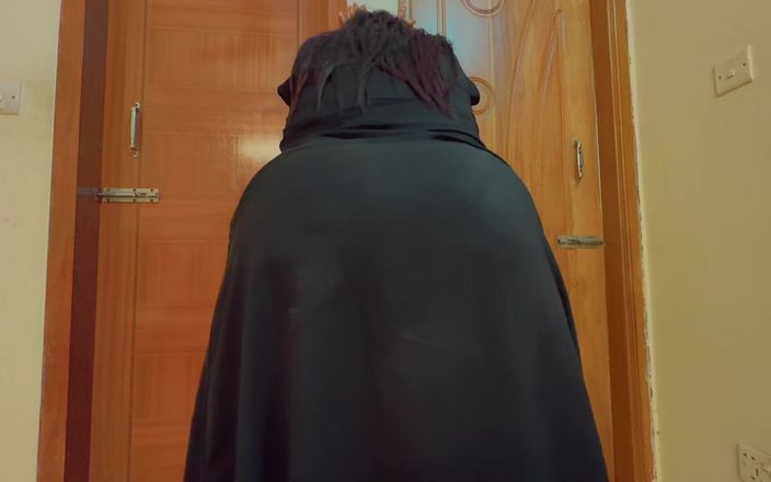 Aria Mia: Enormes tetas gordas colgantes y gran culo árabe tía caliente quieren...