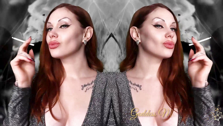 Goddess Misha Goldy: 迷人的ASMR吸烟声音和眼神交流！