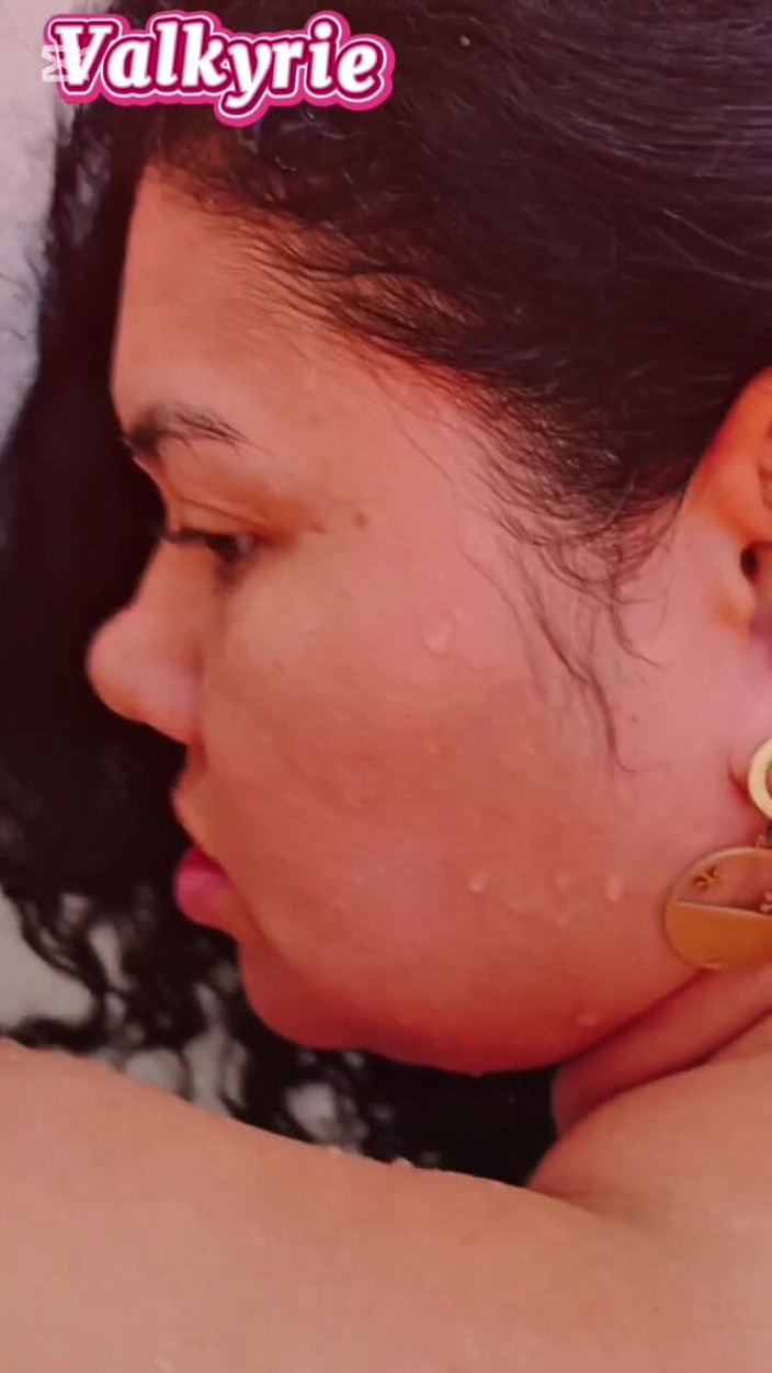 Valkyrieandluigy: Hậu môn rất giàu