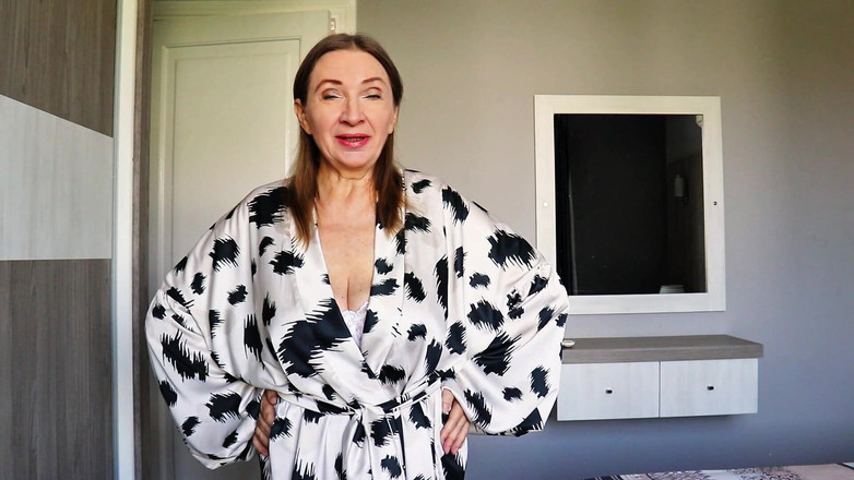 Maria Old: Busty Mature Stepmom Futanari Teaches Passion