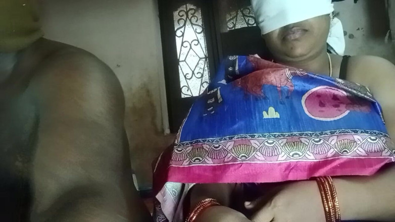 Tamil Anti Uma235: 我第一次和我印度邻居的阿姨做爱