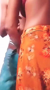 Caliente ama de casa india follada desde atrás estilo perrito
