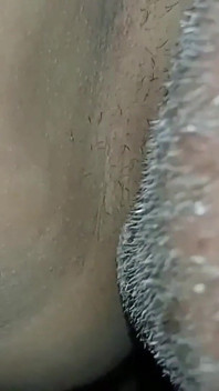 Der stiefbruer meines freundes rief mich in sein haus an und hatte sex mit mir.