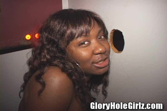 Glory Hole Girlz: Ładne cycki klamry Czarna suka ssie kutasy spermy Splattered Glory...