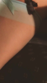 Scène de vol torride - 3_lesbian hôtesses de l’air décident de tester leurs godes en vol