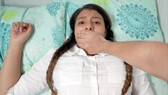 XxHomeMade: Çığlık atmaya gitme! - Üvey erkek kardeş evde yalnızken üvey kız kardeşini sikiyor