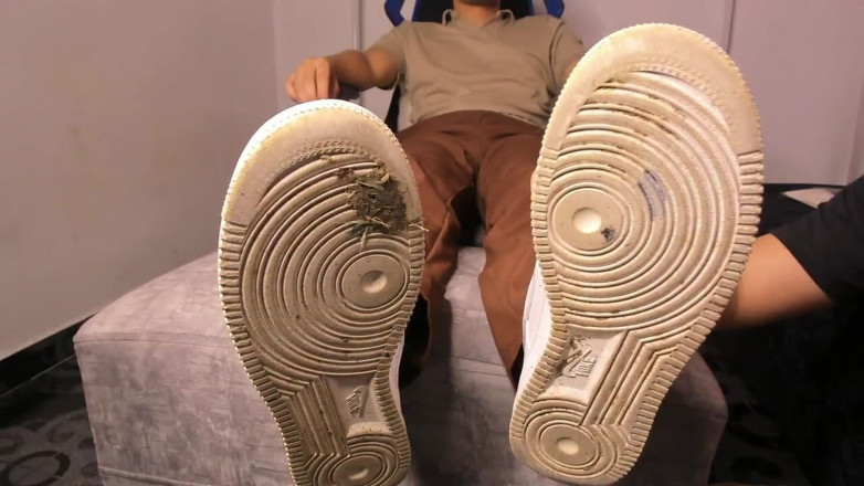 Tomas Styl: Polozelená čirá masáž
